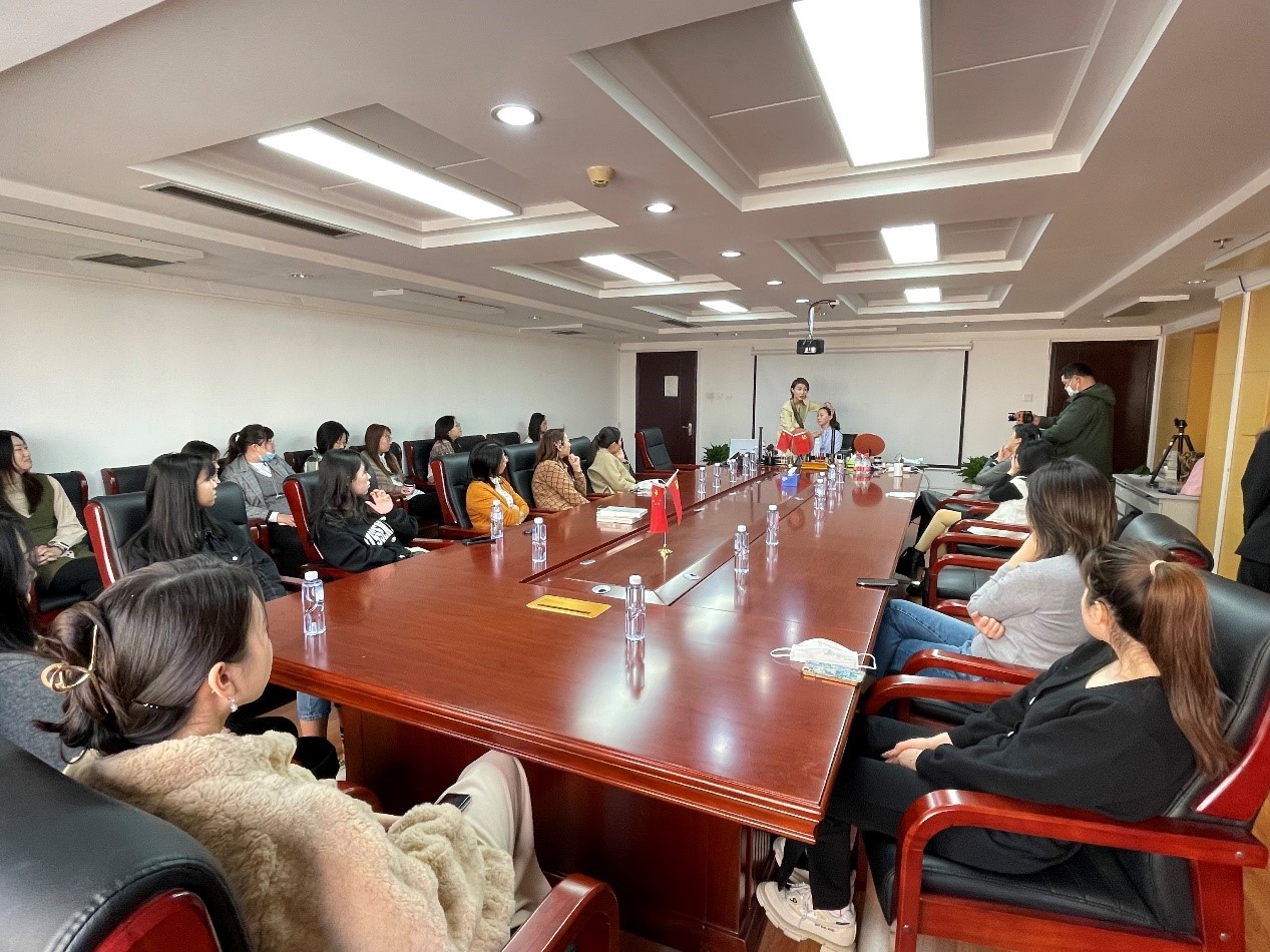 
开展“与美丽为伴，携幸福同行”庆祝“三八”国际妇女节活动